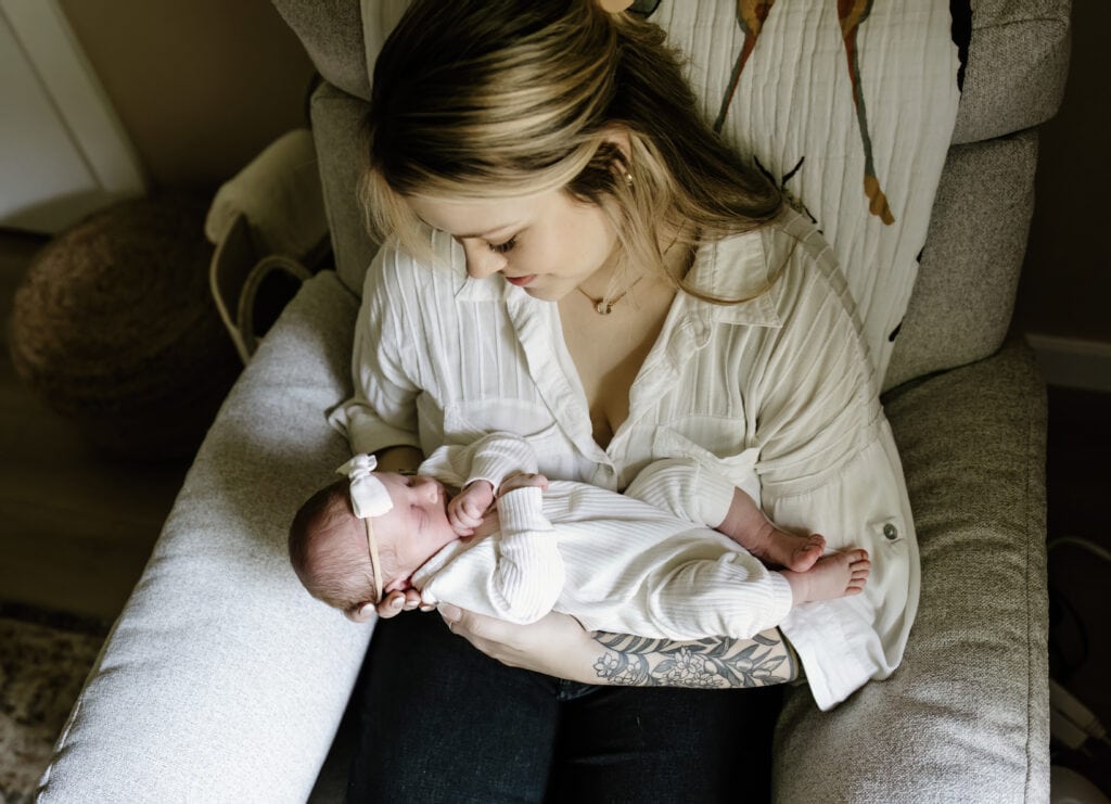 Austin, Texas mom takes newborn photos in her home