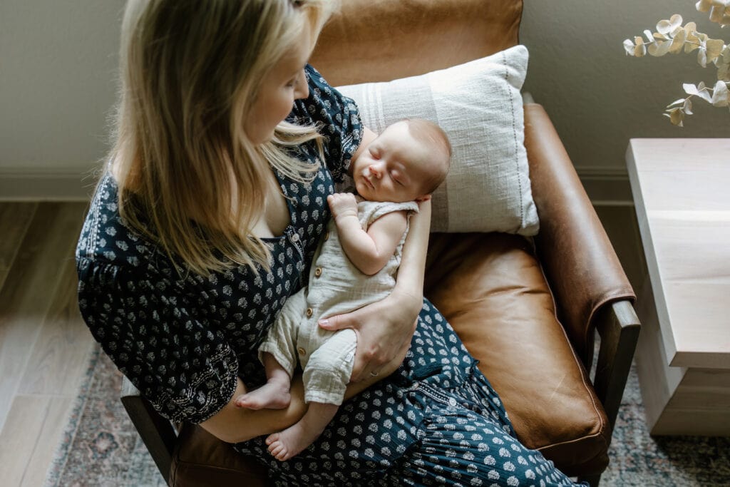 Austin, Texas mom takes photos with newborn son in her home