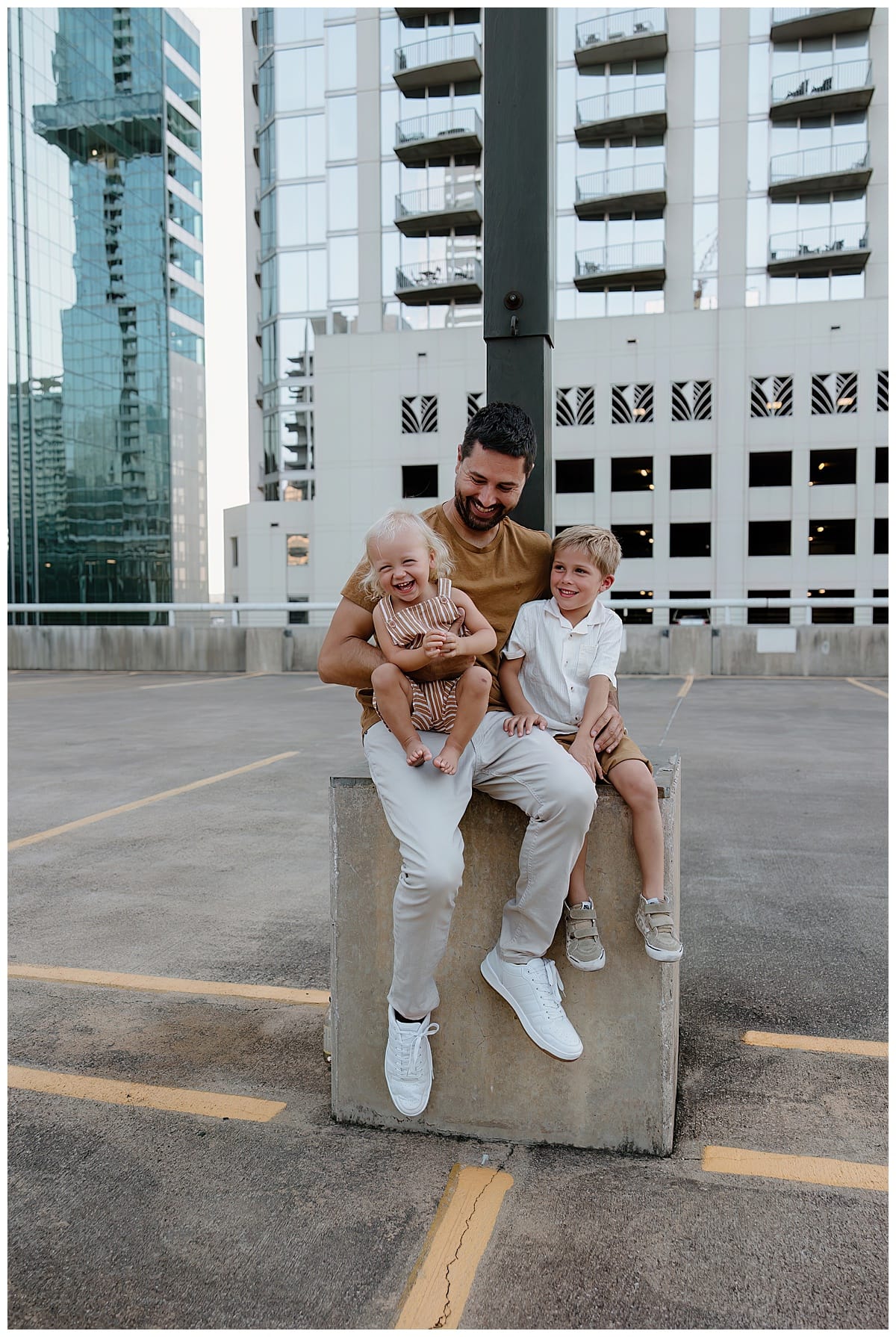 Dad sits down with kids for Austin Lifestyle Photographer